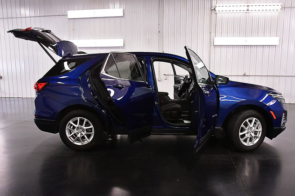 Used 2023 Chevrolet Equinox LT AWD/4WD image 31