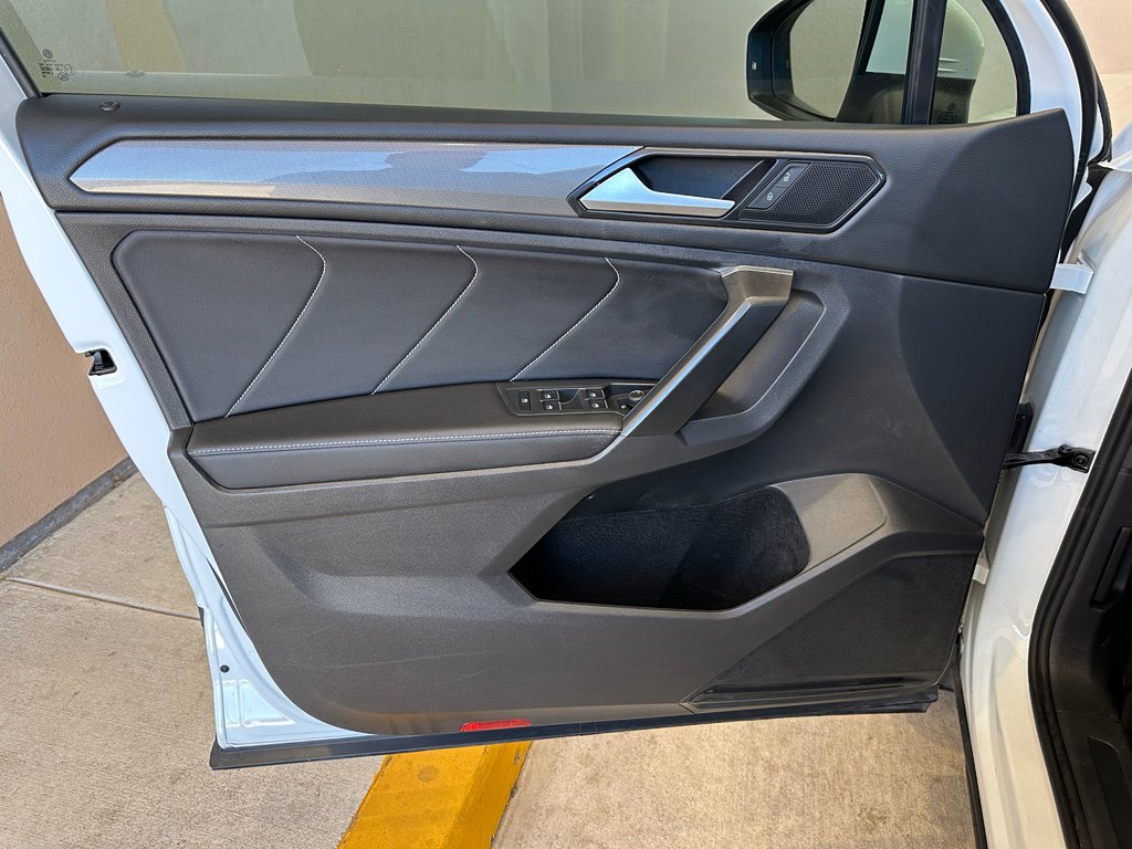 Used 2022 Volkswagen Tiguan SE image 9