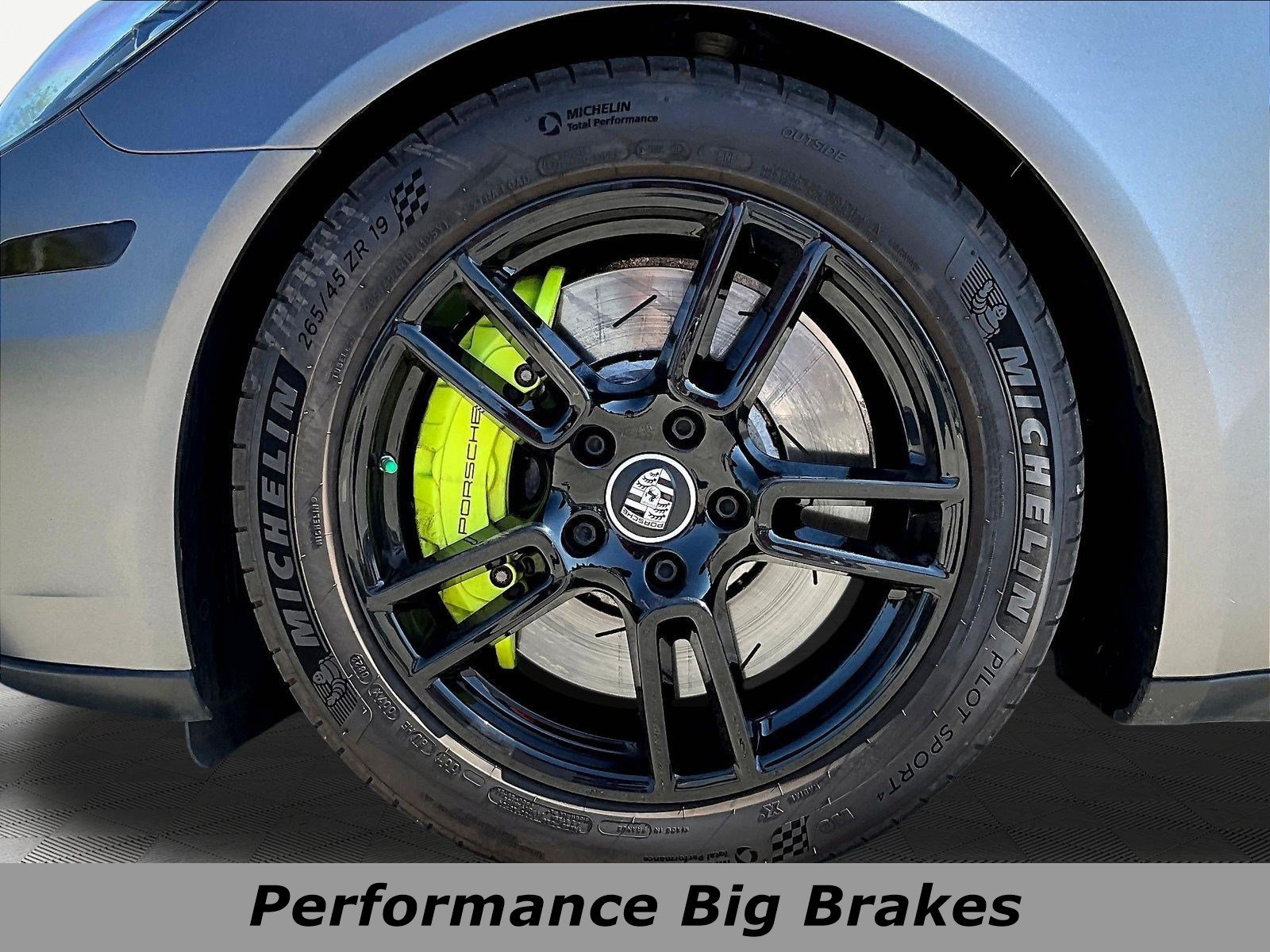 Used 2018 Porsche Panamera 4 AWD/4WD image 34