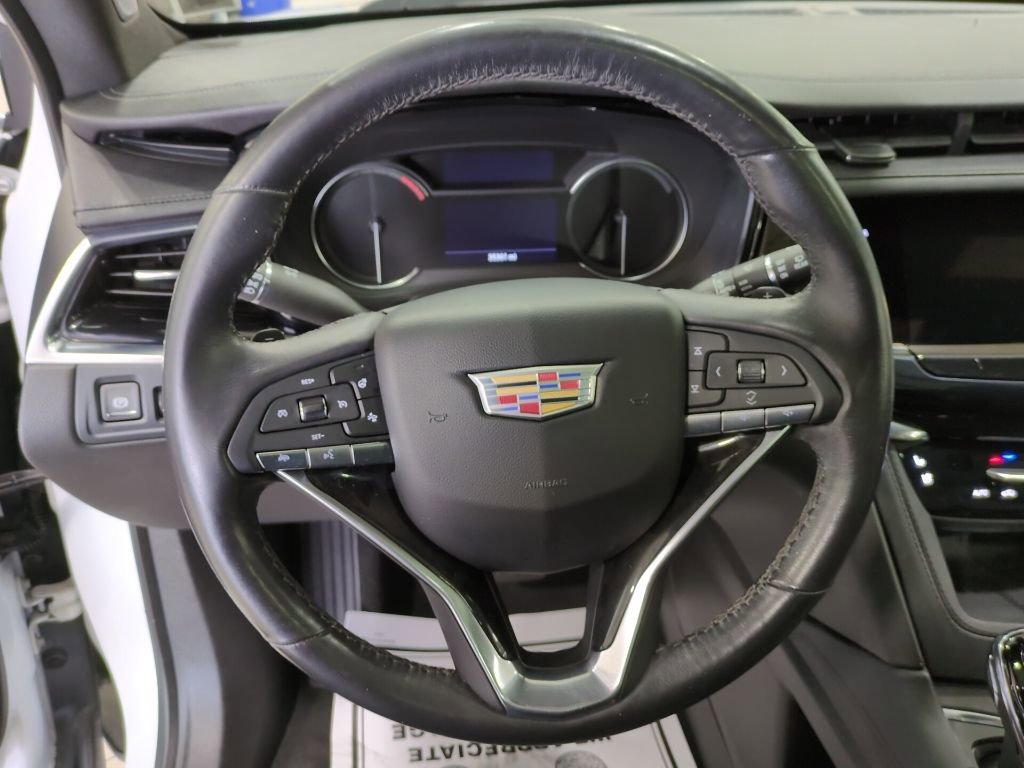 Used 2023 Cadillac XT6 Premium Luxury image 5