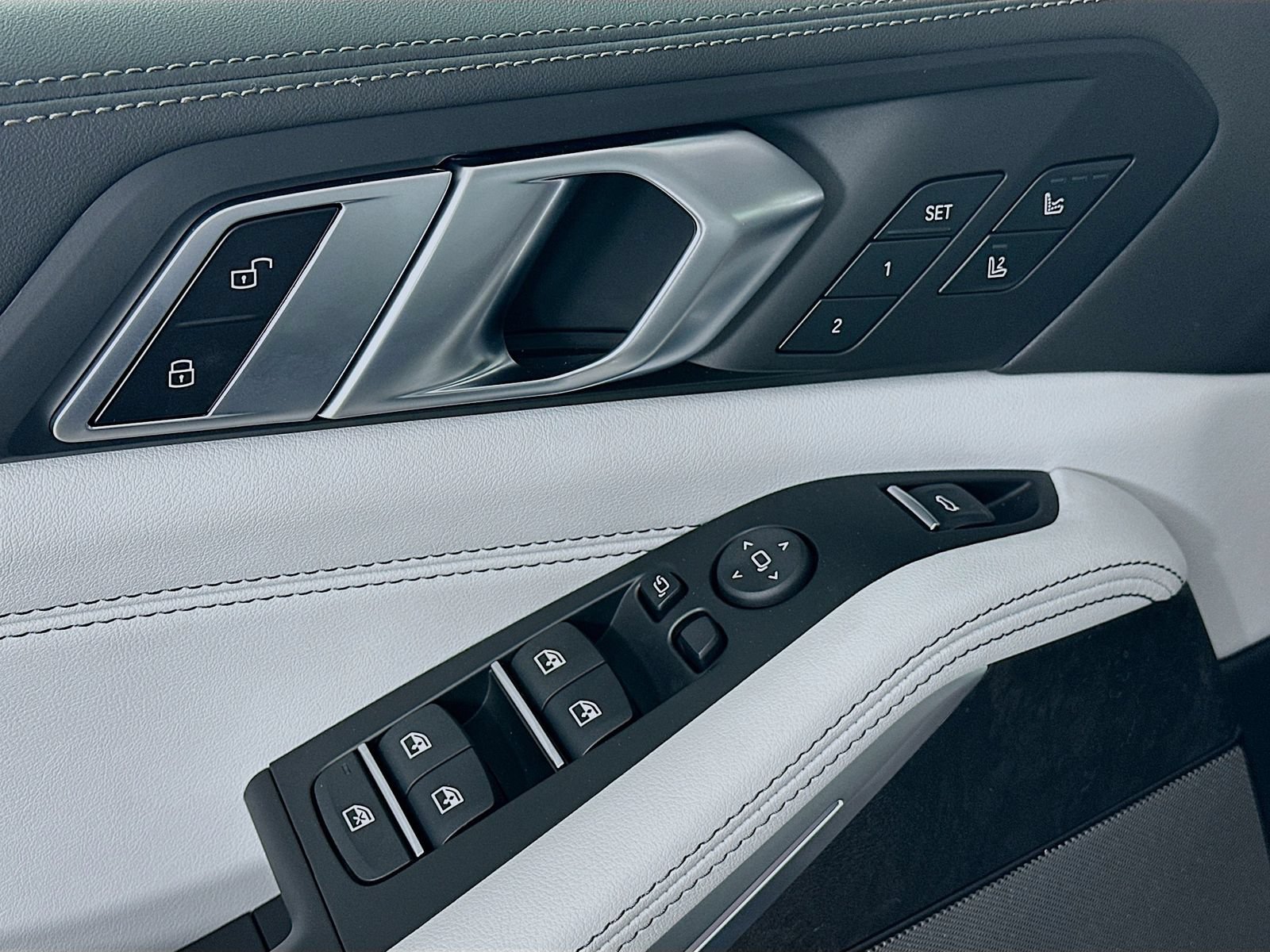 New 2026 BMW X5 xDrive50e AWD/4WD image 17