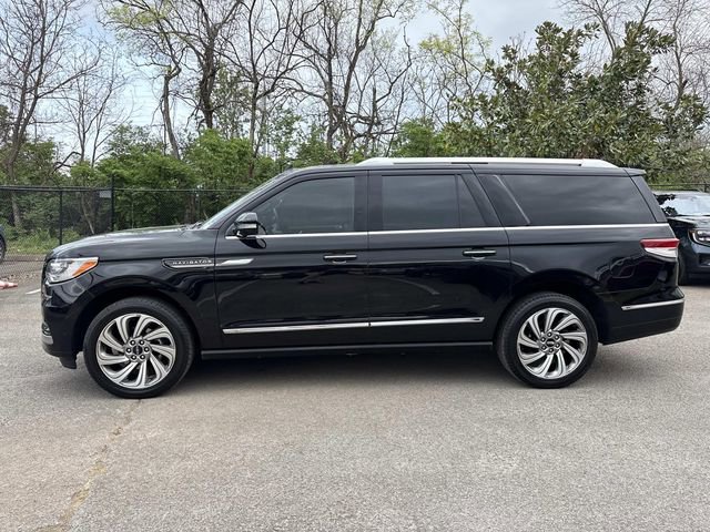 Certified 2022 Lincoln Navigator L Reserve image 4