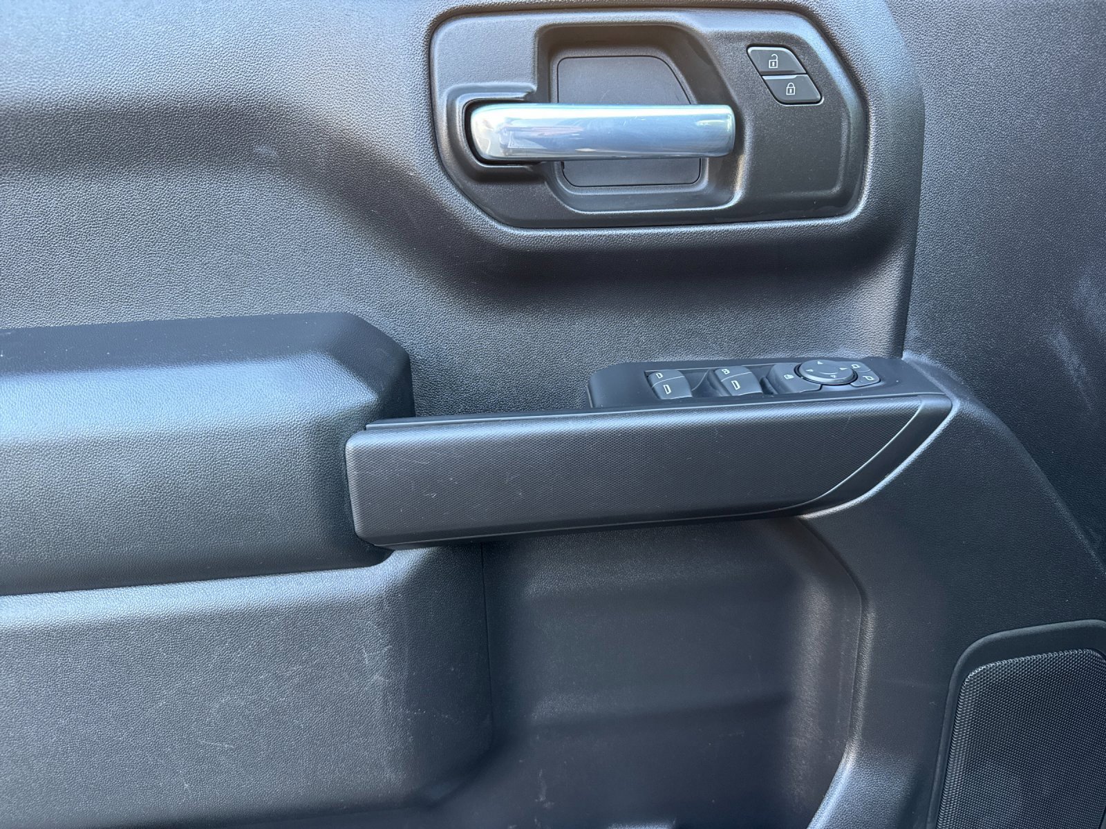 Used 2022 Chevrolet Silverado 1500 Custom image 11