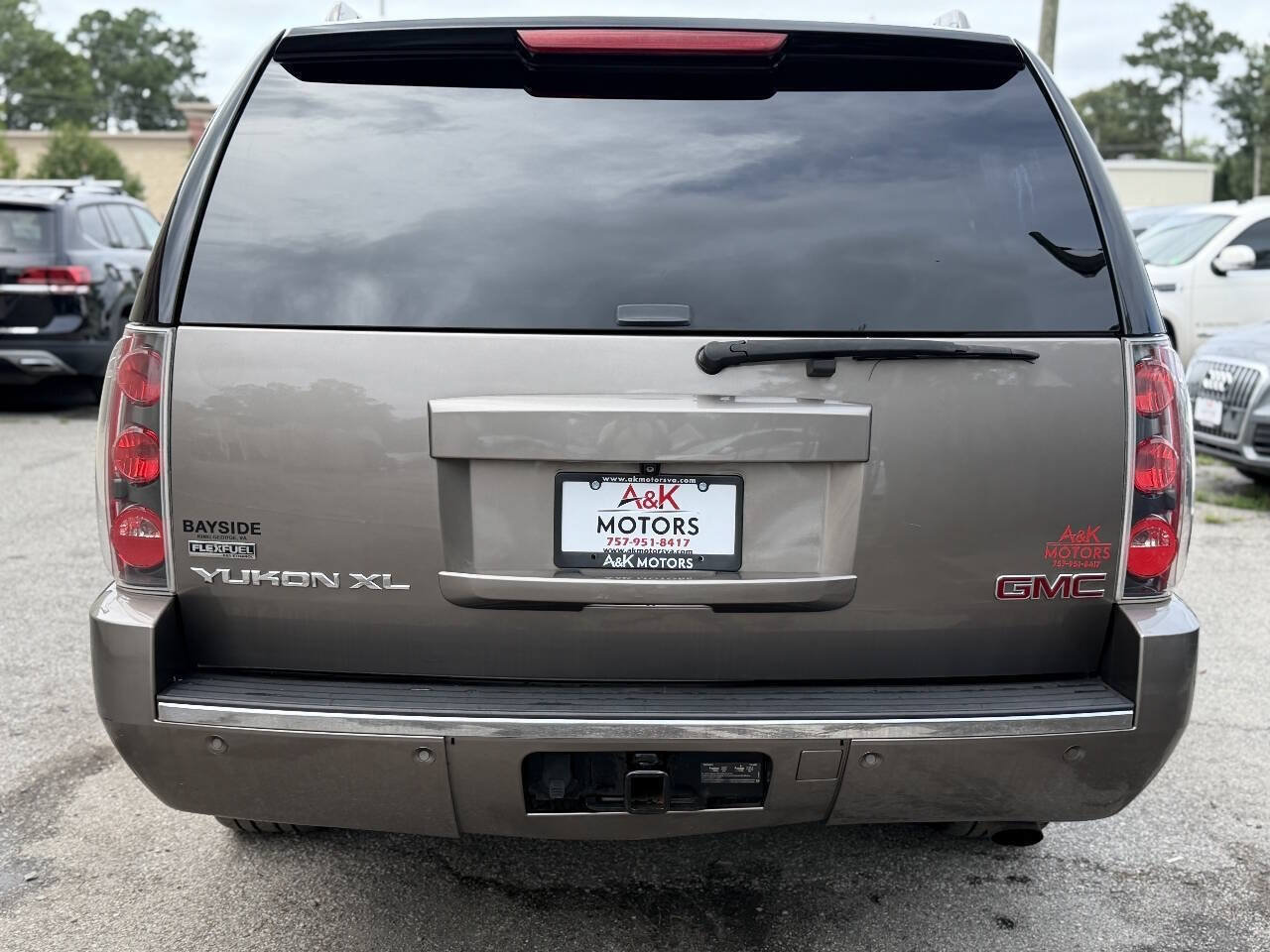 Used 2012 GMC Yukon XL Denali AWD/4WD image 7