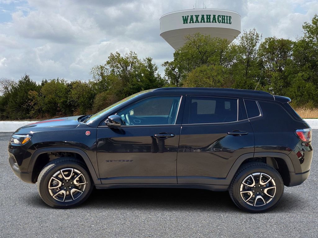 Used 2024 Jeep Compass Trailhawk image 3