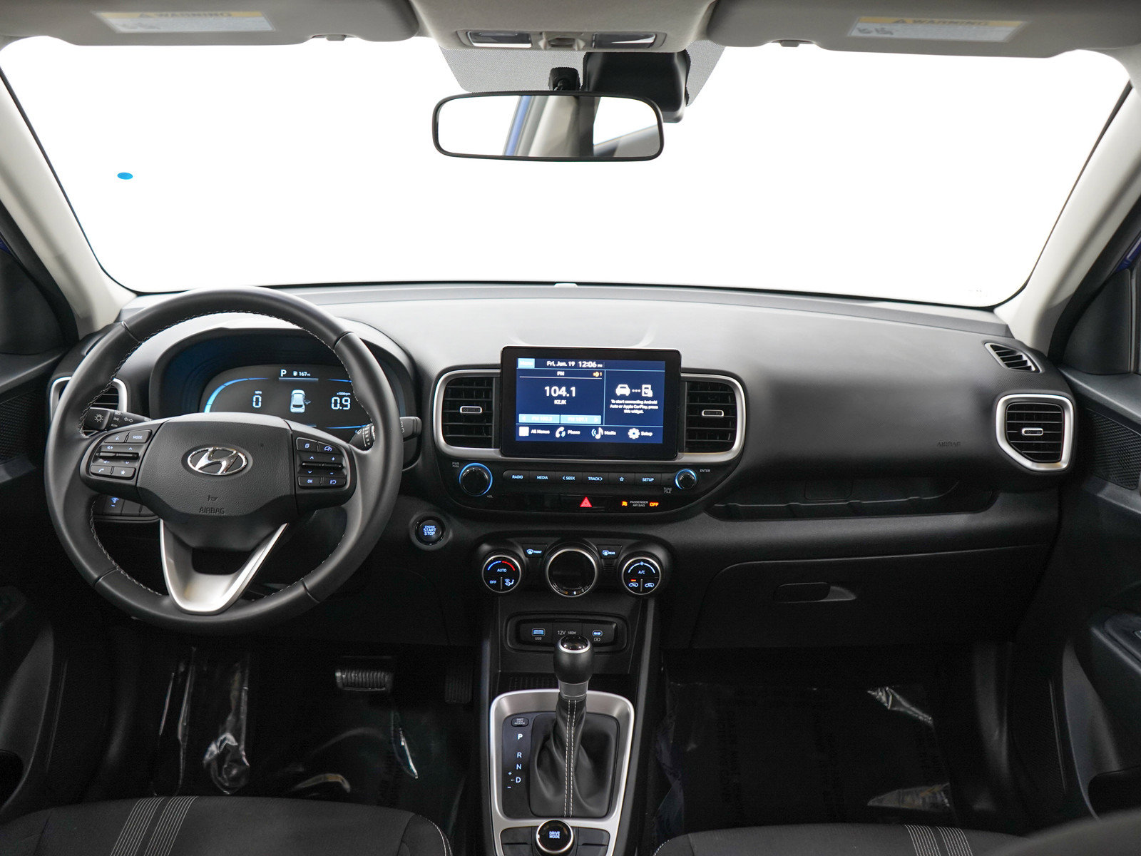 Certified 2025 Hyundai Venue SEL FWD image 13