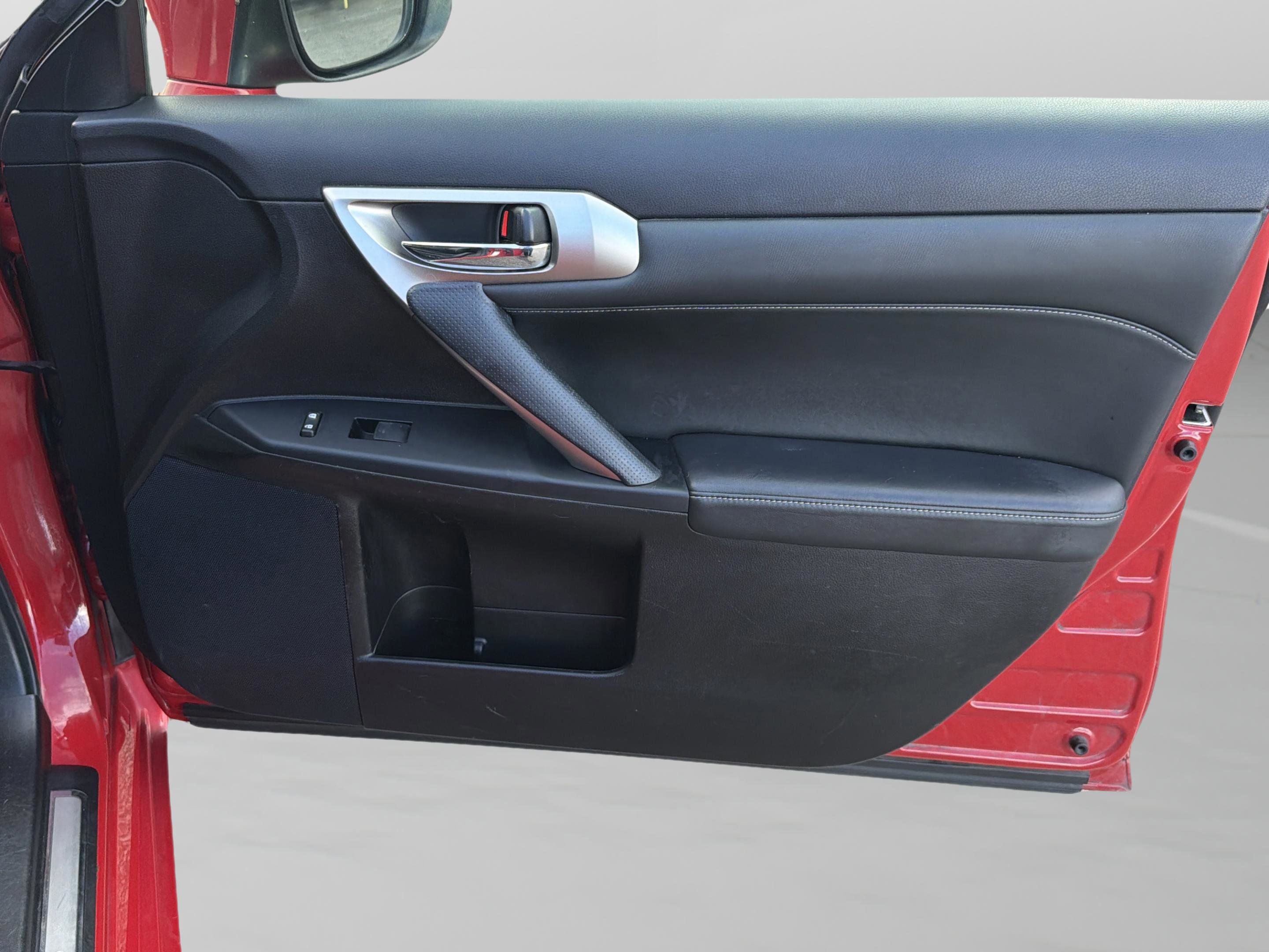 Used 2016 Lexus CT 200h w/ Seat Comfort Package image 30