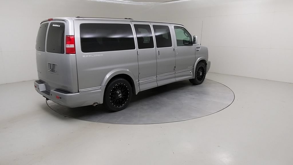 Used 2020 Chevrolet Express 2500 w/ Enhanced Convenience Package RWD image 12