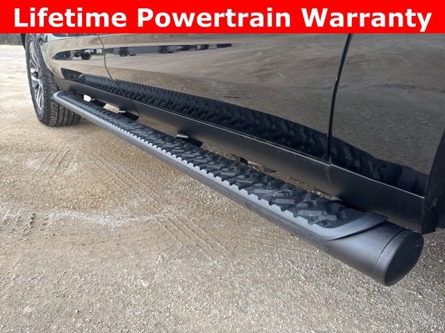 Used 2025 Chevrolet Suburban Z71 image 11