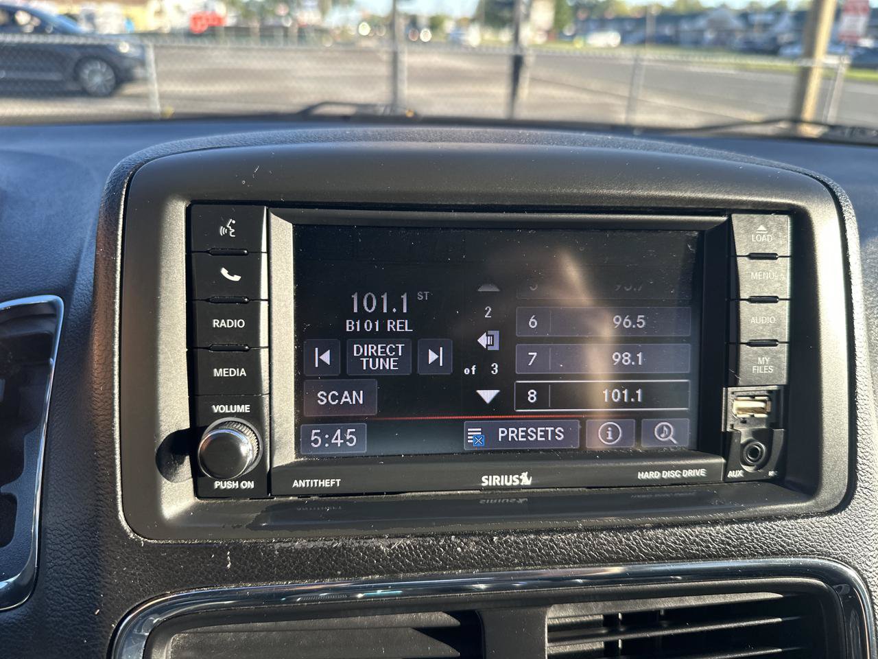 Used 2019 Dodge Grand Caravan SXT FWD image 12