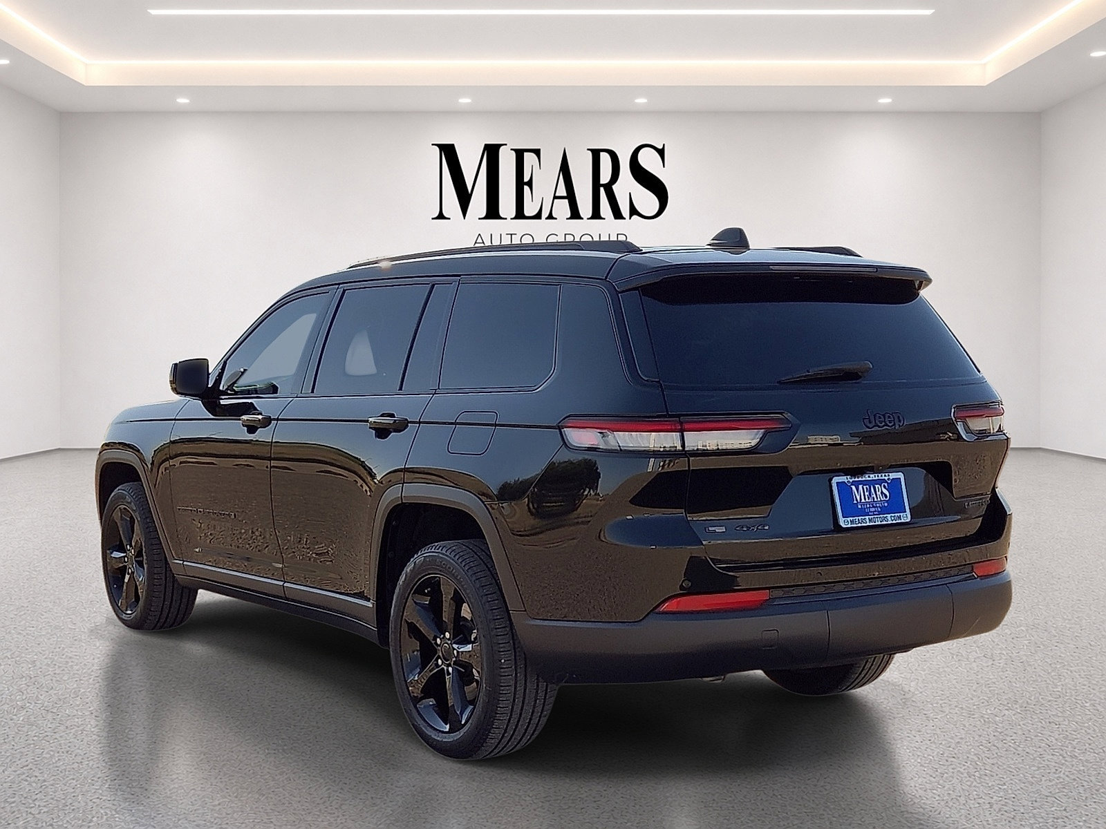 Used 2022 Jeep Grand Cherokee L Limited w/ Black Appearance Package AWD/4WD image 3