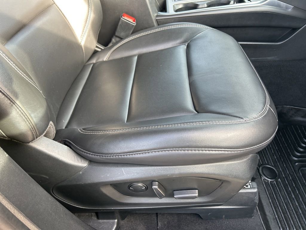 Used 2023 Ford Explorer XLT w/ Equipment Group 202A image 46