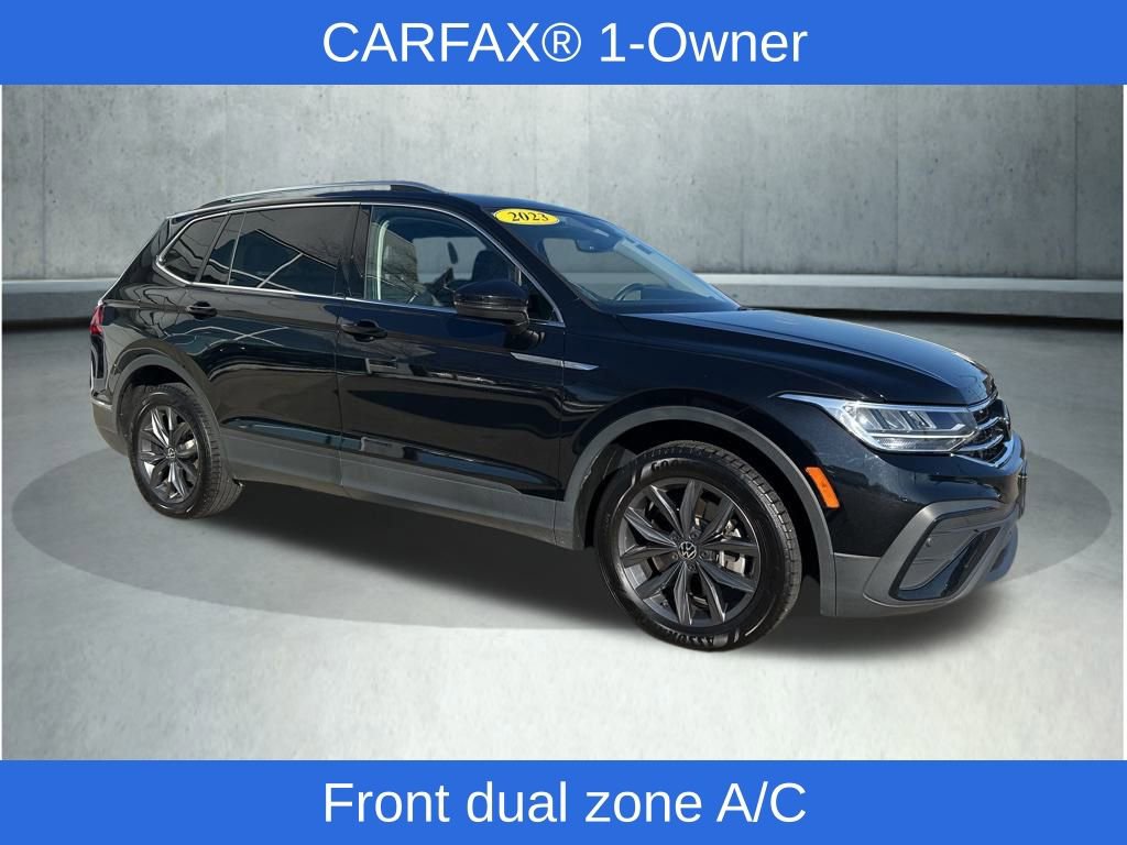 Used 2023 Volkswagen Tiguan SE w/ Panoramic Sunroof Package image 5