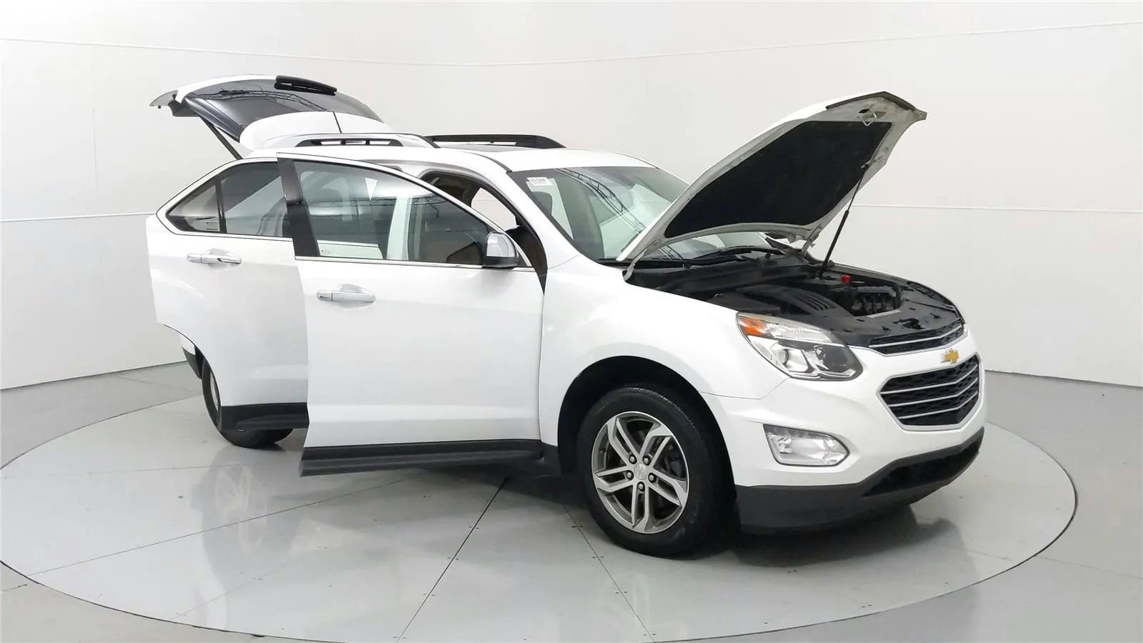 Used 2016 Chevrolet Equinox LTZ w/ Enhanced Convenience Package FWD image 9