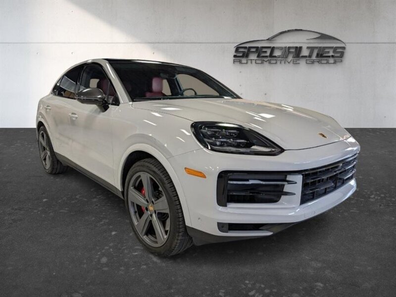 Used 2024 Porsche Cayenne S AWD/4WD image 1