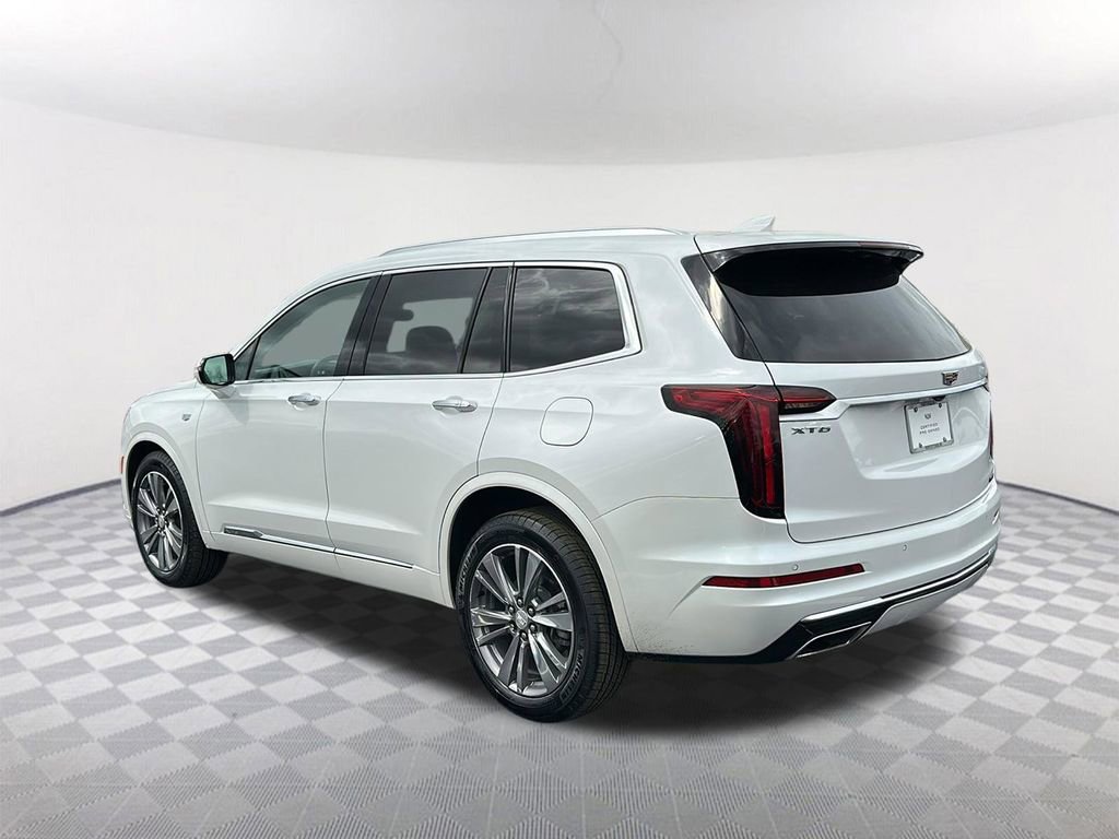 Certified 2022 Cadillac XT6 Premium Luxury image 3