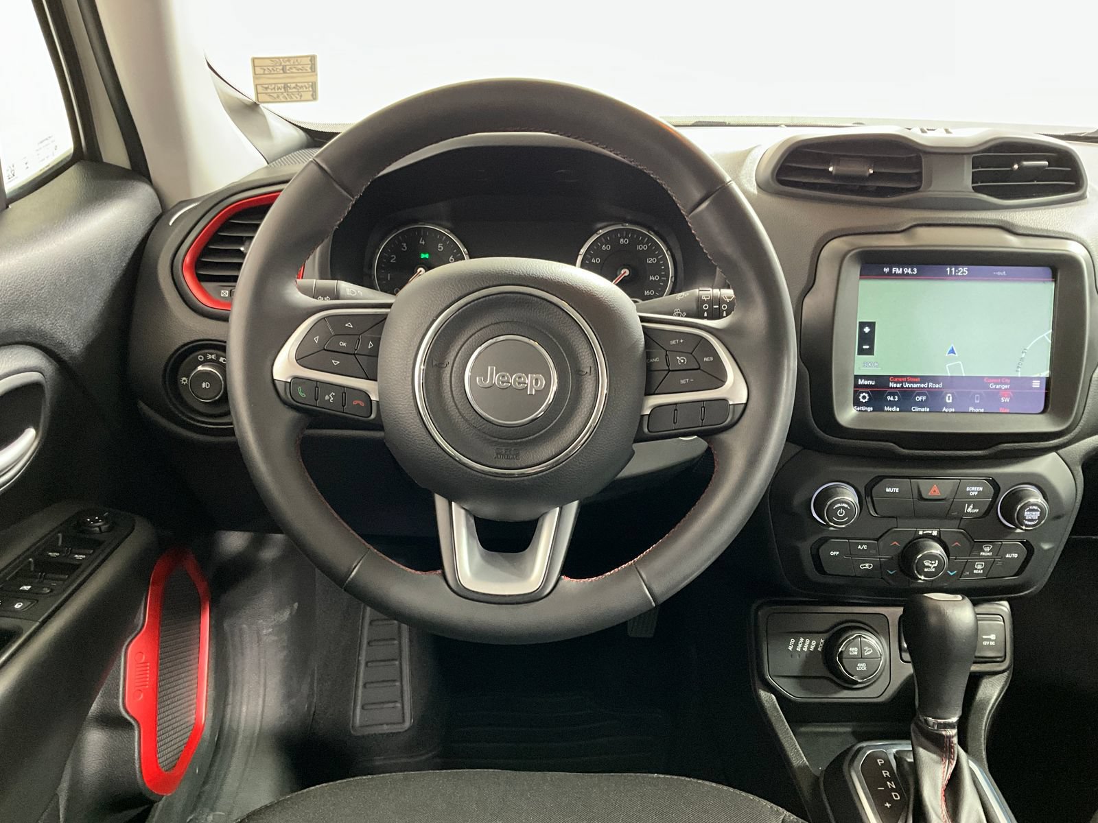 Used 2023 Jeep Renegade Trailhawk AWD/4WD image 7