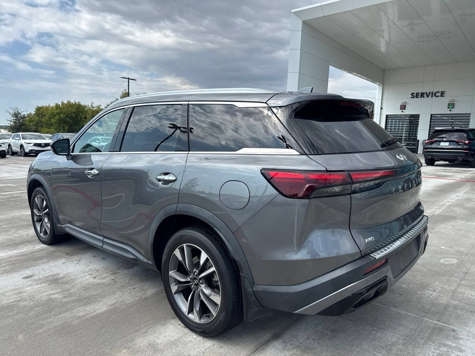 Used 2023 INFINITI QX60 Luxe w/ Cargo Package AWD/4WD image 3