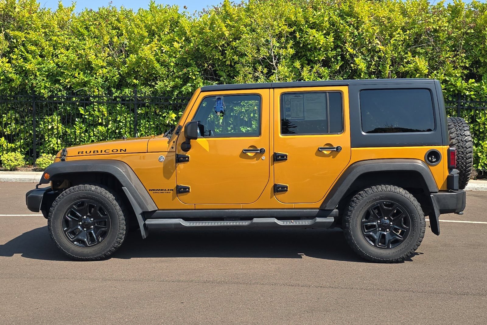 Used 2014 Jeep Wrangler Unlimited Rubicon w/ Dual Top Group AWD/4WD image 7