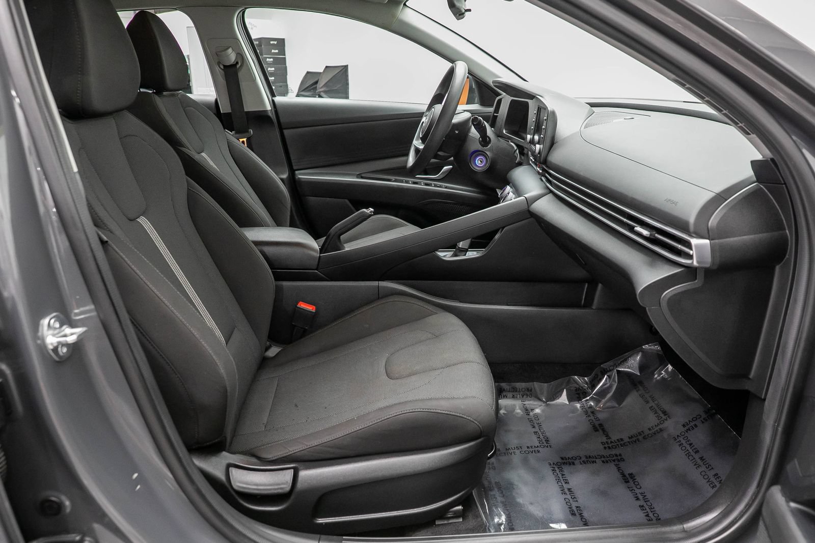 Used 2024 Hyundai Elantra SE FWD image 22