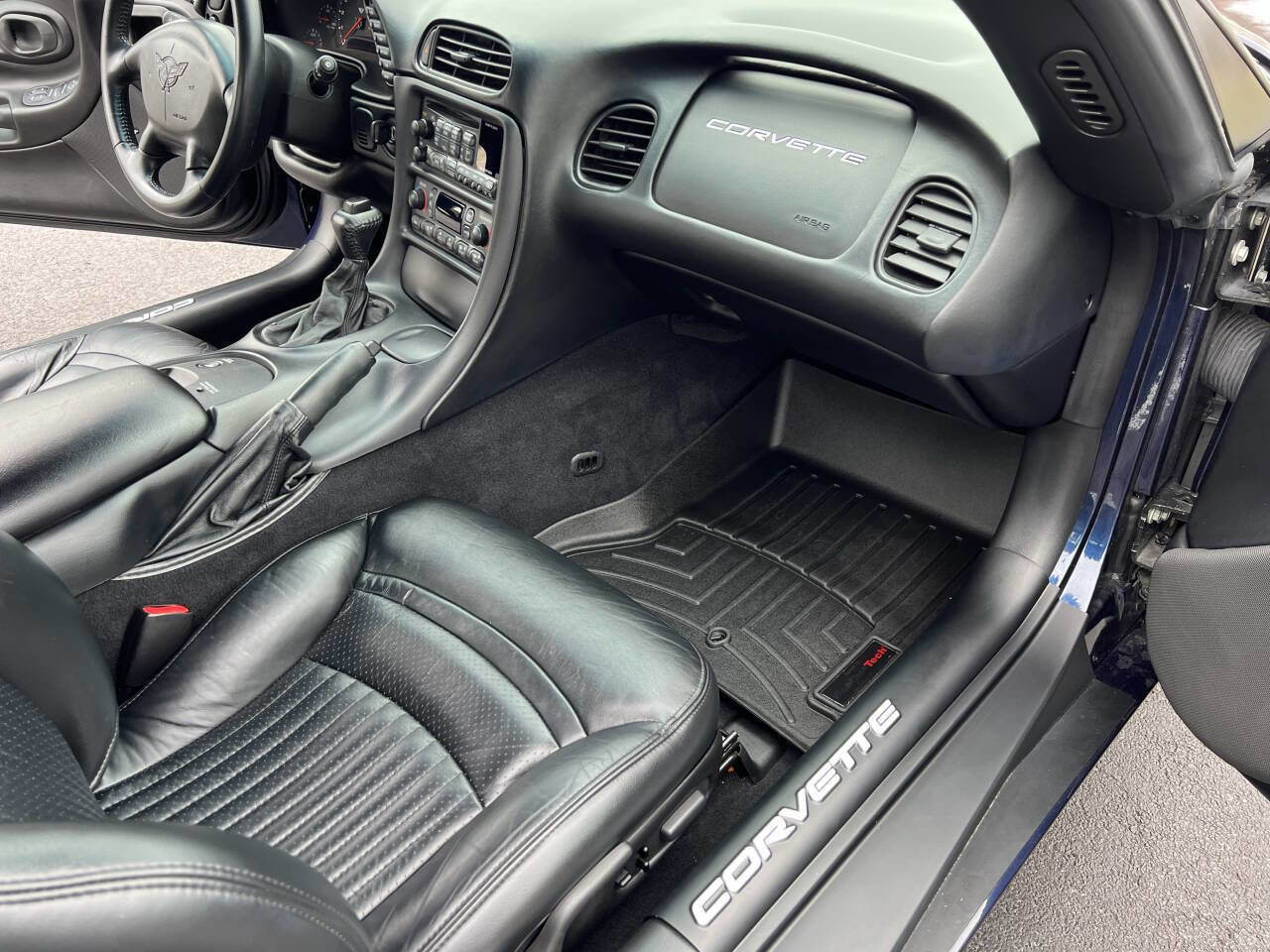 Used 2001 Chevrolet Corvette Coupe w/ Preferred Equipment Group1 image 22