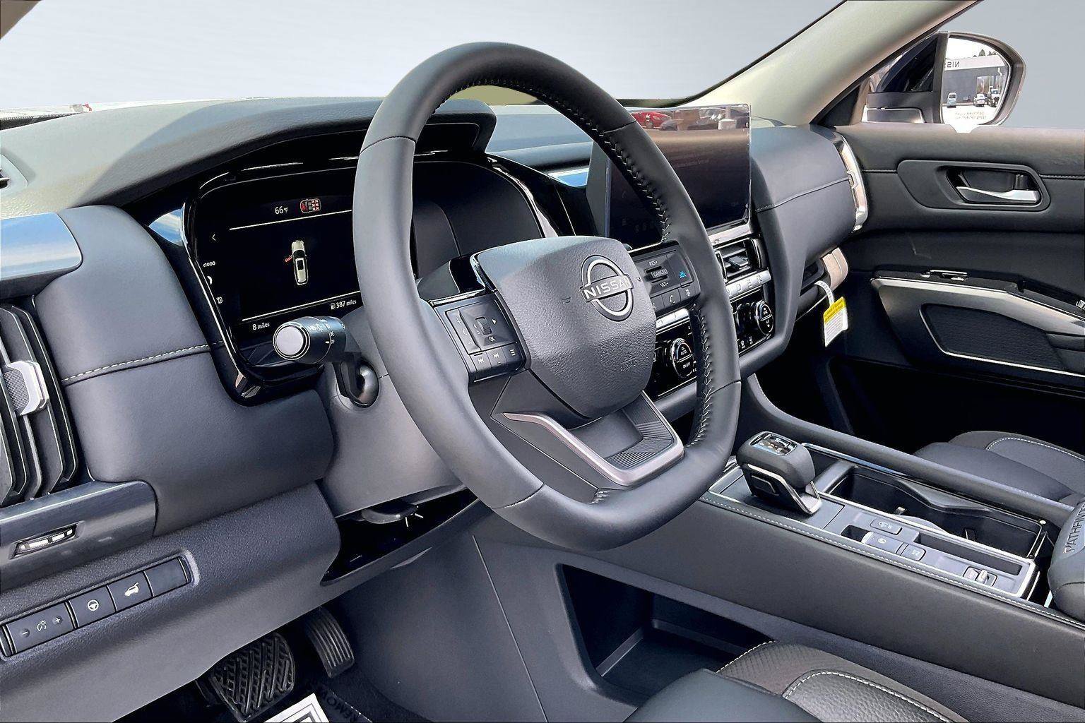 New 2026 Nissan Pathfinder SL FWD image 7