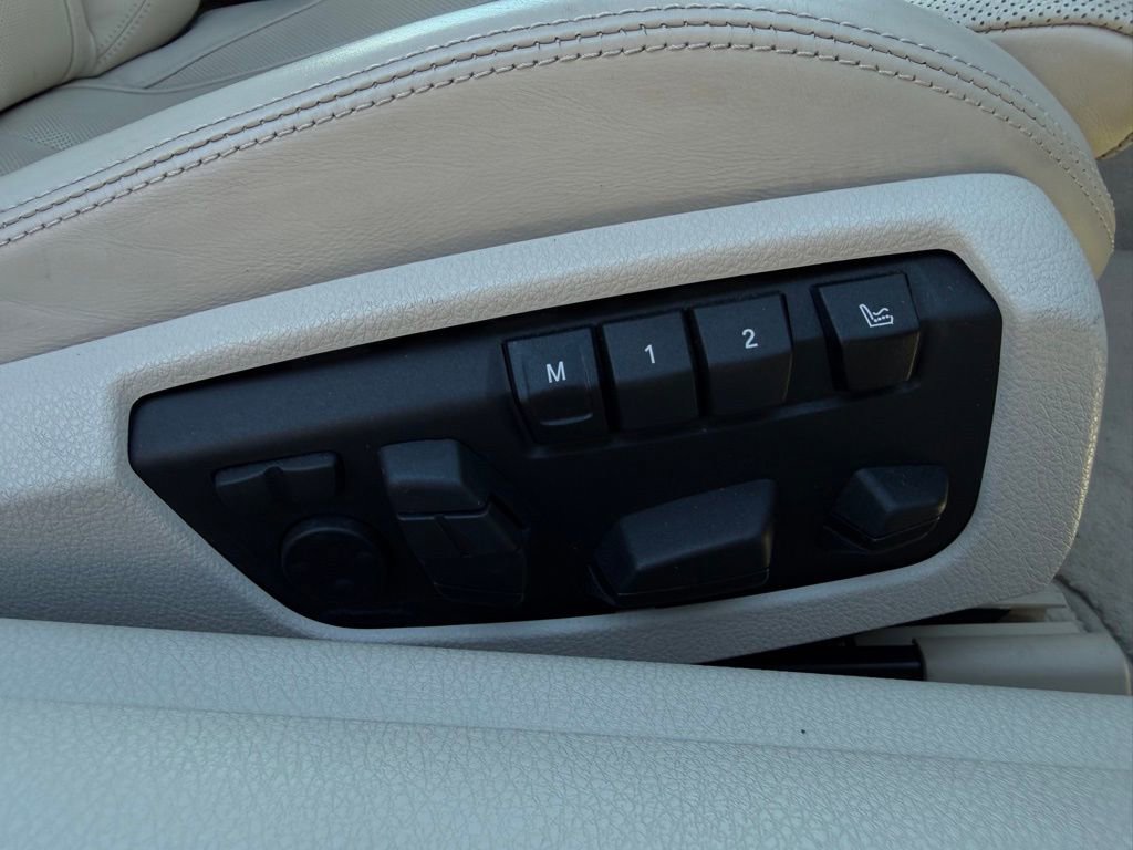 Used 2012 BMW 650i Convertible image 37