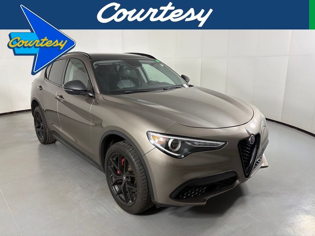 Used 2019 Alfa Romeo Stelvio w/ Nero Edizione