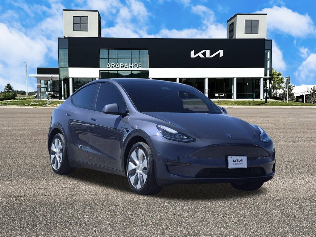 Used 2023 Tesla Model Y Long Range AWD/4WD image 2