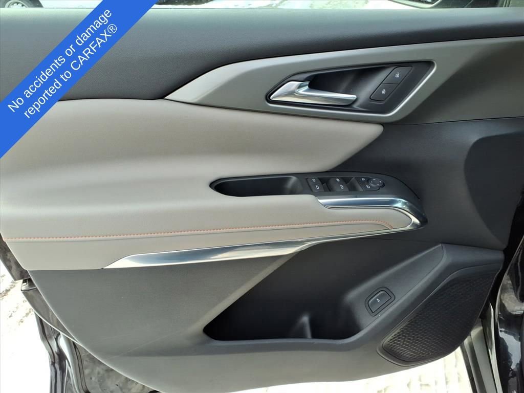 Used 2025 Chevrolet Traverse LT image 15