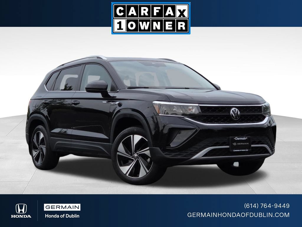 Used 2024 Volkswagen Taos SE w/ Panoramic Sunroof Package