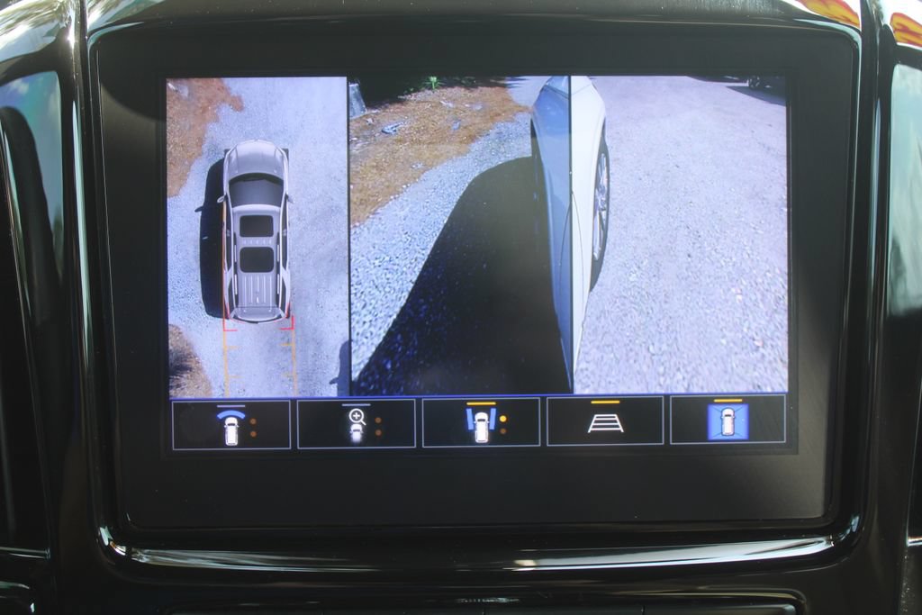 Used 2023 Chevrolet Traverse Premier FWD image 58