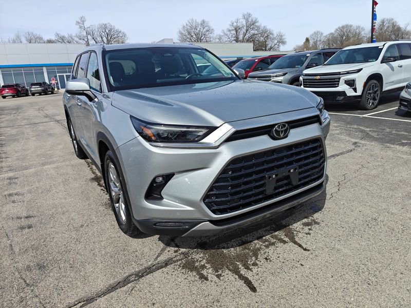 Used 2024 Toyota Grand Highlander Limited image 3