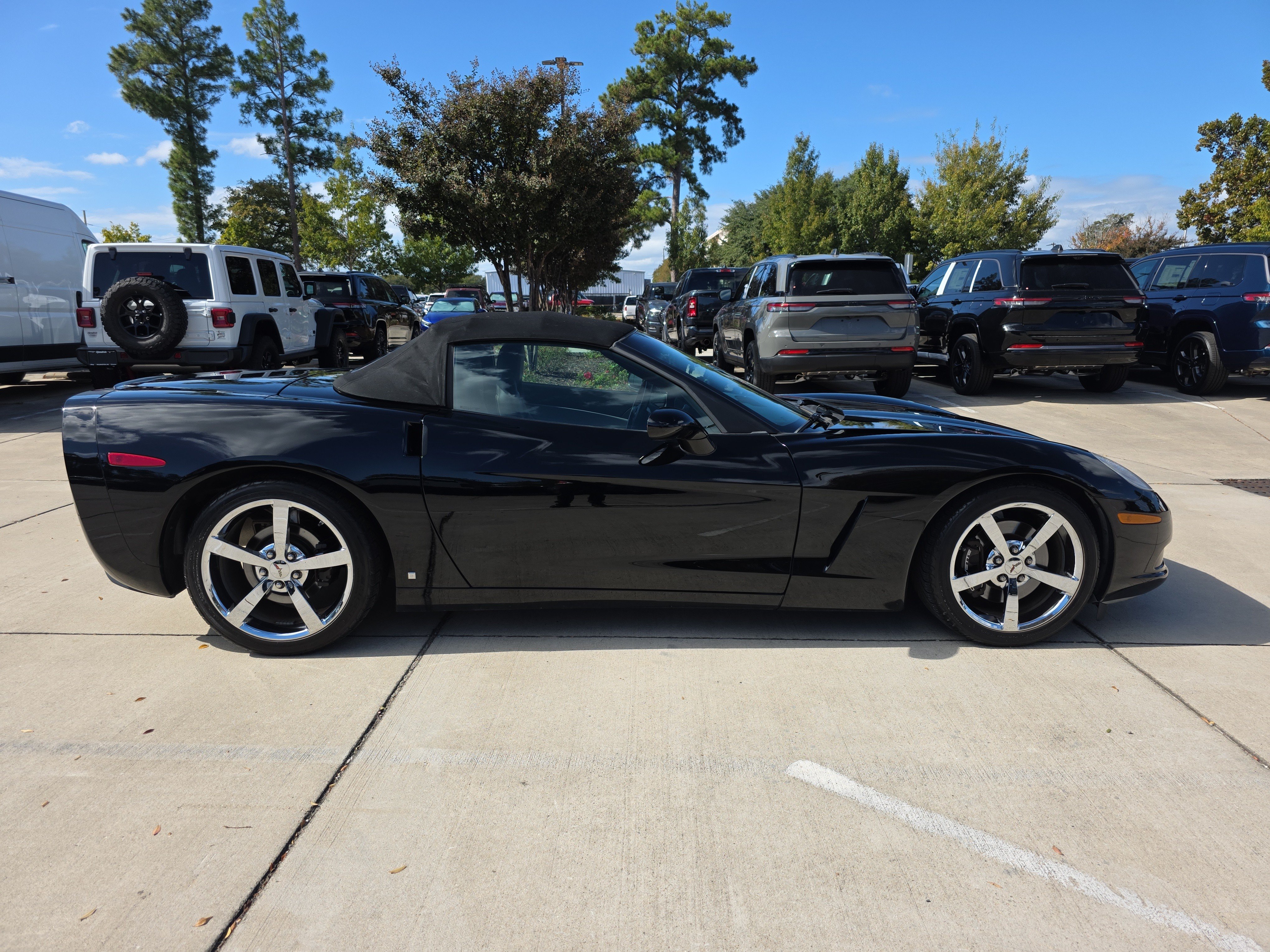 Used 2009 Chevrolet Corvette Convertible w/ Preferred Equipment Group RWD image 10