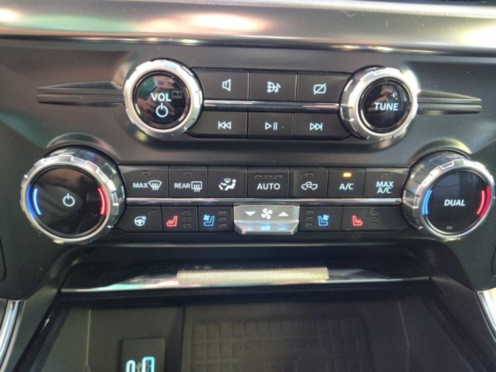 Used 2022 Ford F150 Raptor w/ Raptor 37 Performance Package AWD/4WD image 27