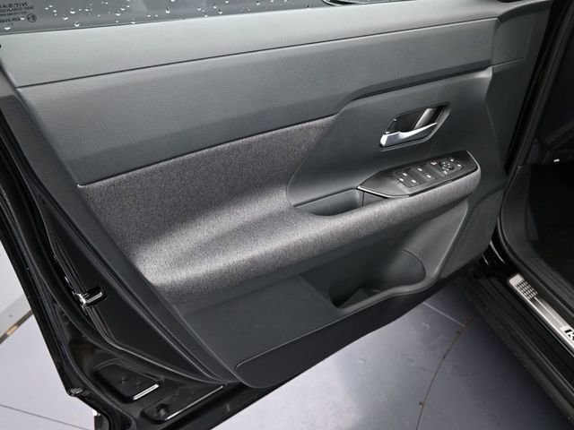 Certified 2025 Nissan Kicks SV w/ Illumination Package AWD/4WD image 25