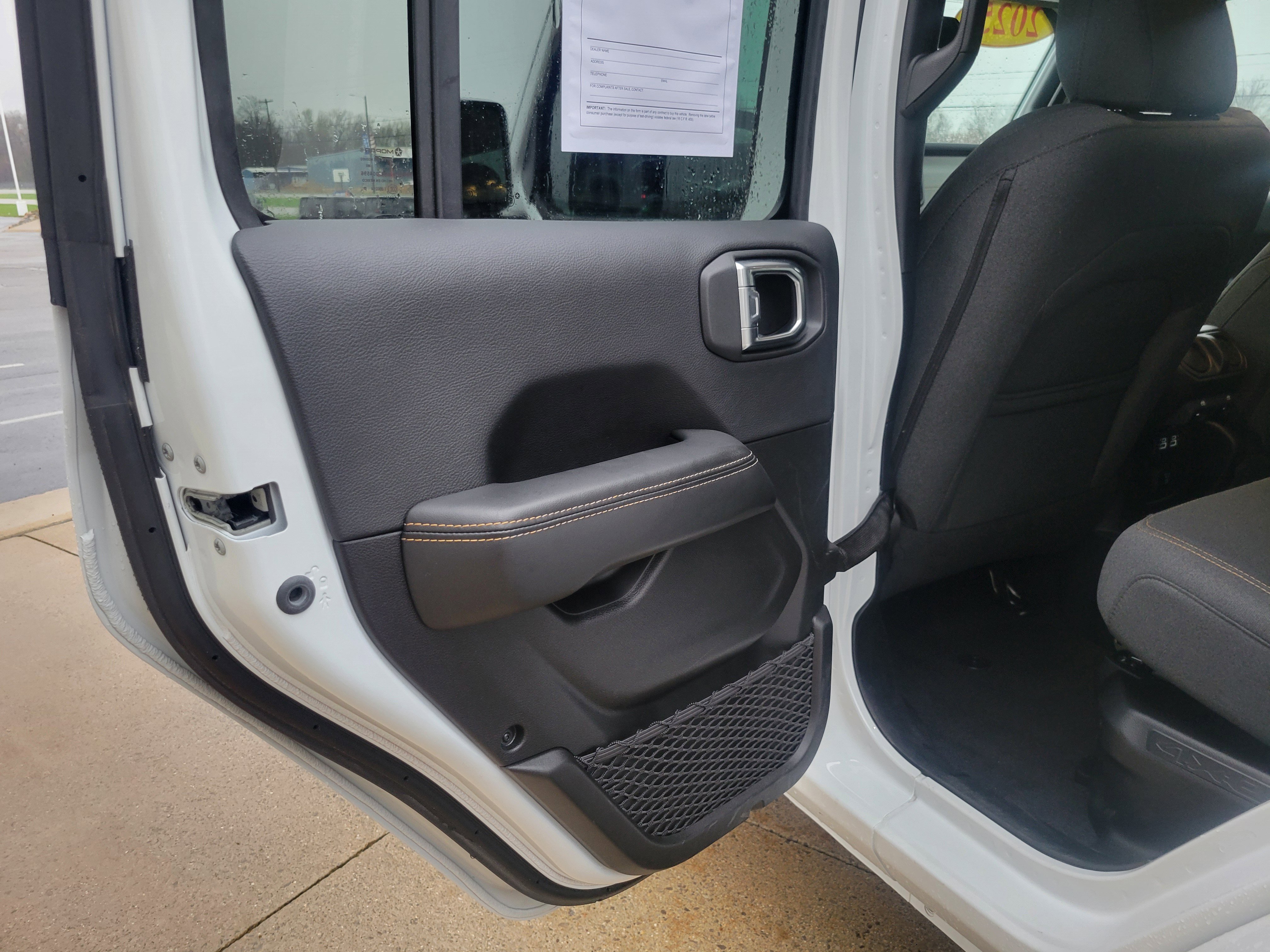 Used 2025 Jeep Wrangler Unlimited Sahara w/ Safety Group AWD/4WD image 16