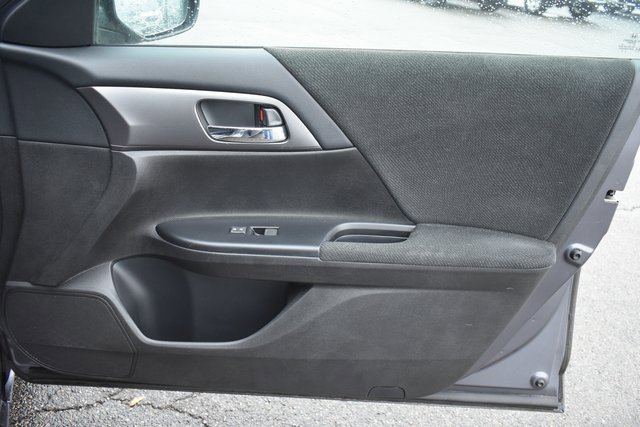 Used 2013 Honda Accord LX image 37