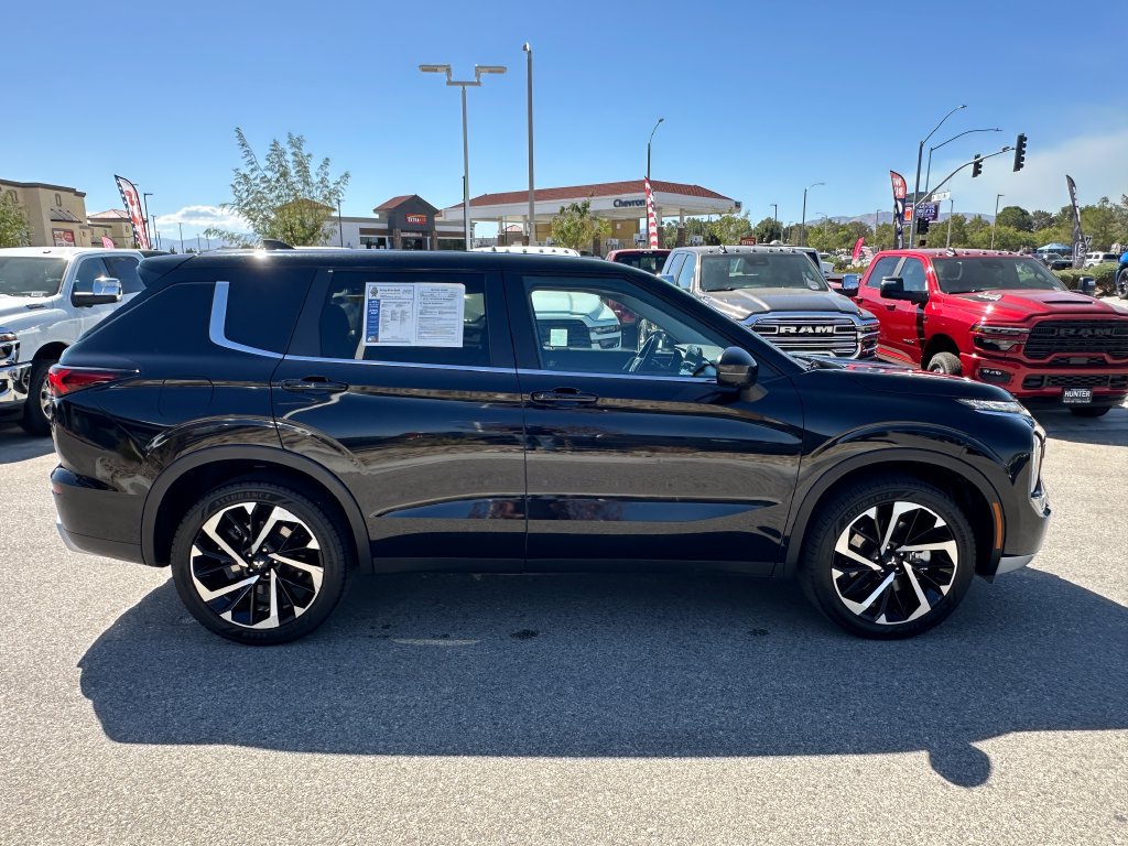 Used 2024 Mitsubishi Outlander SE AWD/4WD image 10