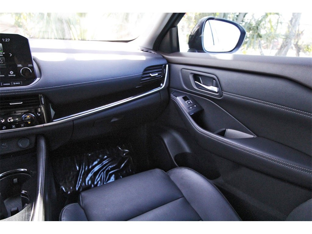 Used 2023 Nissan Rogue SL w/ SL Premium Package image 10