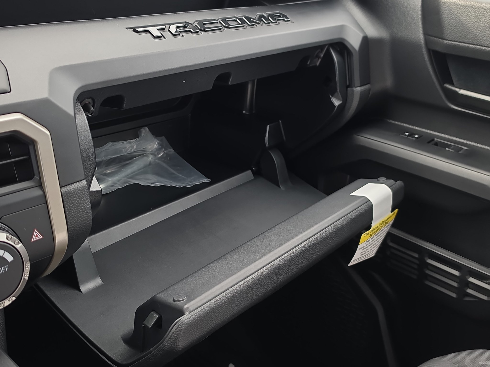 New 2026 Toyota Tacoma SR AWD/4WD image 28