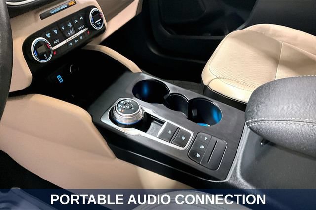 Used 2020 Ford Escape Titanium w/ Titanium Premium Package 2.0 AWD/4WD image 24