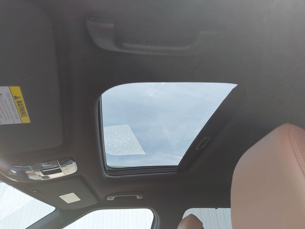 Used 2025 Hyundai Santa Fe Limited AWD/4WD image 31