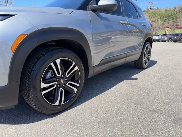 Used 2024 Chevrolet TrailBlazer LT w/ LT Cold Weather Package image 12