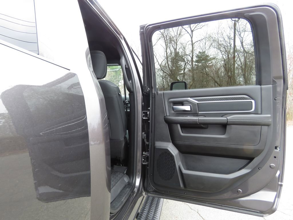 Used 2025 RAM 2500 Big Horn AWD/4WD image 15