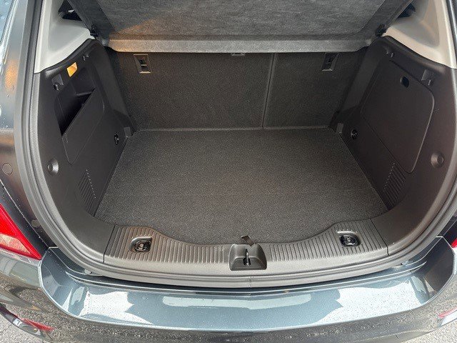 Certified 2022 Chevrolet Trax LT w/ LT Convenience Package image 2