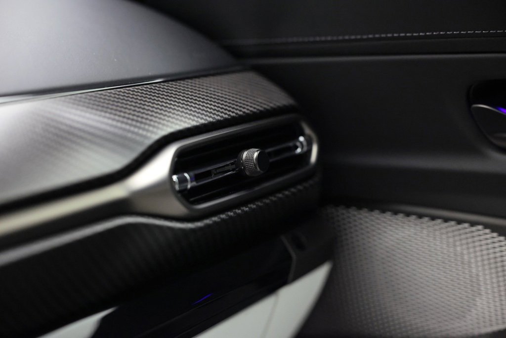 New 2025 Aston Martin V8 Vantage Coupe image 25