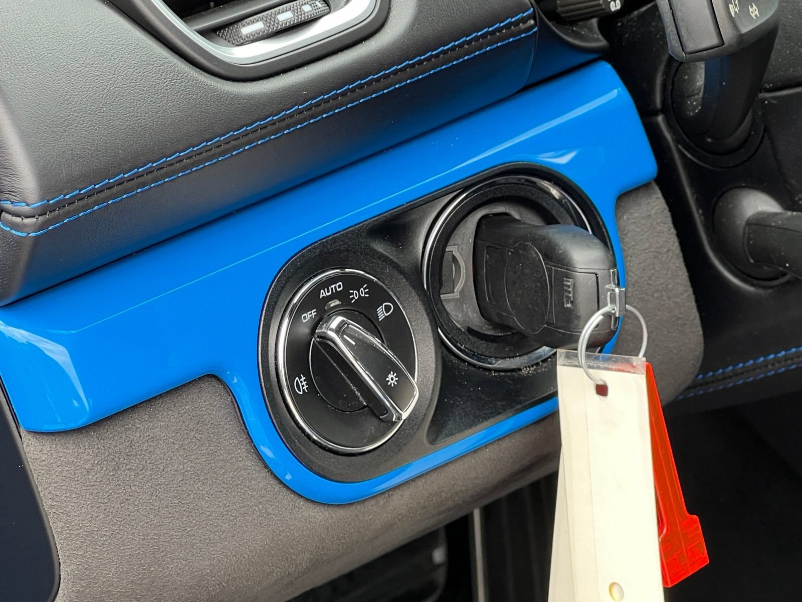 Certified 2023 Porsche 718 Cayman GT4 RWD image 36