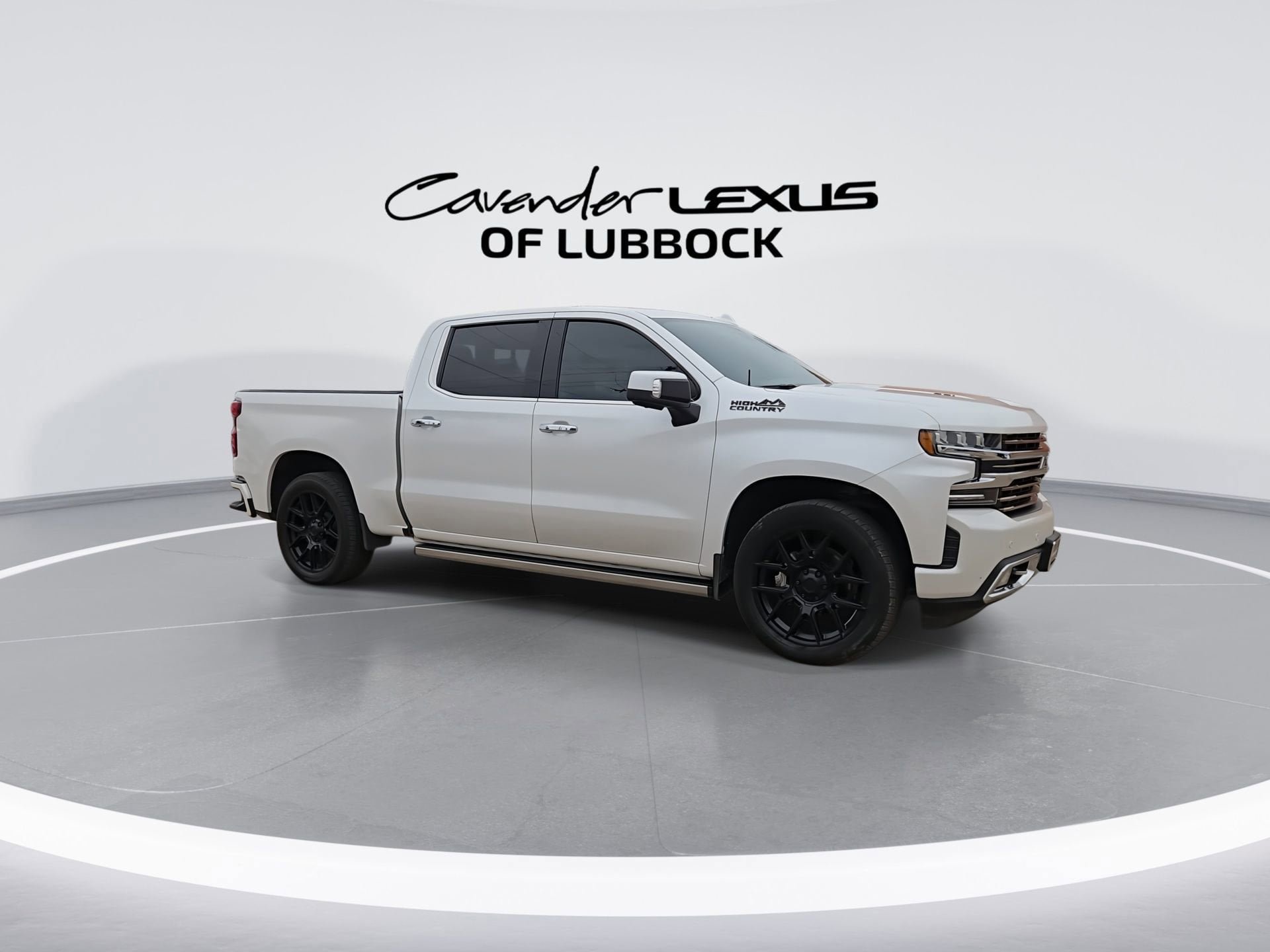 Used 2019 Chevrolet Silverado 1500 High Country w/ Technology Package AWD/4WD image 2