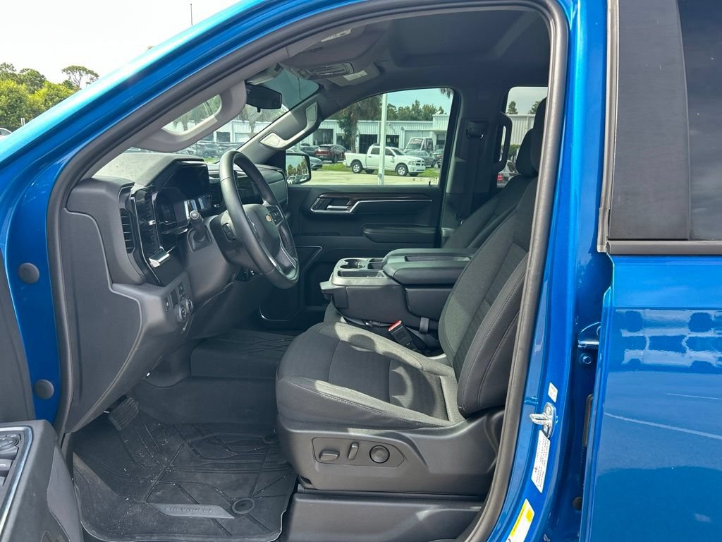 Used 2023 Chevrolet Silverado 1500 LT RWD image 16